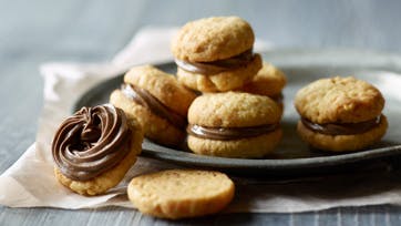 Små lækre nøddesmåkager med nougat