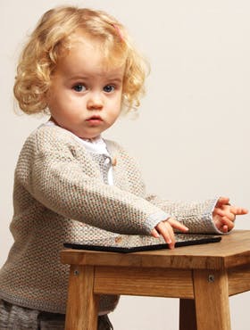 https://imgix.familiejournal.dk/media/websites/familiejournalen-dot-dk/website/2015/februar/09/haandarbejde/haeklet-jakke280.jpg