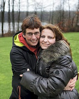 https://imgix.familiejournal.dk/media/websites/familiejournalen-dot-dk/website/2015/februar/artikler/britt-artikel.jpg