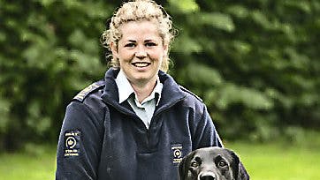 Basil bliver glad, når han løser opgaverne godt, og det gør Kathrine glad at arbejde med ham. Kan det være bedre?