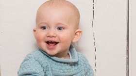 Drengebluse med boblemønster