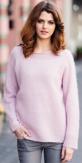 https://imgix.familiejournal.dk/media/websites/familiejournalen-dot-dk/website/2015/maj/20/haandarbejde/sweater280.jpg