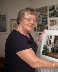 https://imgix.familiejournal.dk/media/websites/familiejournalen-dot-dk/website/2015/maj/21/artikler/21-oldfruen-362.jpg