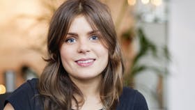 Laura Østergaard Buhl er 20 år i dag