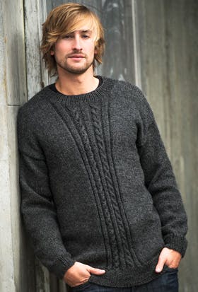 https://imgix.familiejournal.dk/media/websites/familiejournalen-dot-dk/website/handarbejde/strik-til-ham/2012/12/52-herresweater-280.jpg