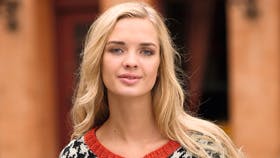 Hjemmestrikket ternet jakke