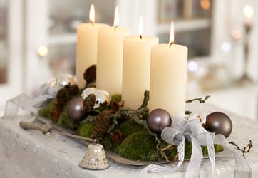 https://imgix.familiejournal.dk/media/websites/familiejournalen-dot-dk/website/jul/1-juledekorationer/2012/47-adventsdekoration-362.jpg
