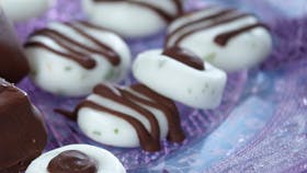 Hjemmelavede og nemme pebermyntepastiller til julen