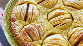 Nem og saftig æblekage bagt i springform