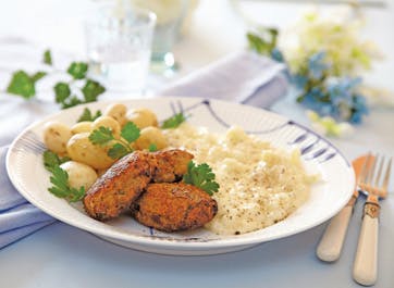 https://imgix.familiejournal.dk/media/websites/familiejournalen-dot-dk/website/mad/hovedretter/2012/07/27-frikadeller-med-stuvet-blomkaal-362.jpg