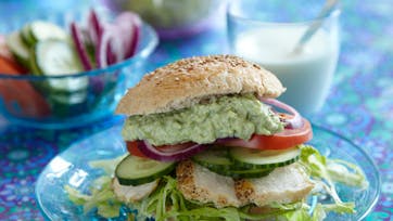 Kyllingeburger med guacamole