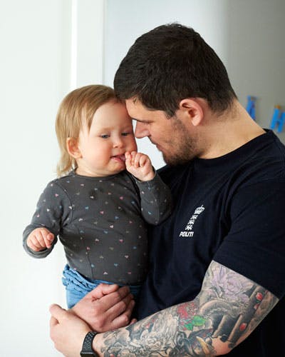 Naja og Olaf har fået Norah - og hun er centrum i deres liv nu.