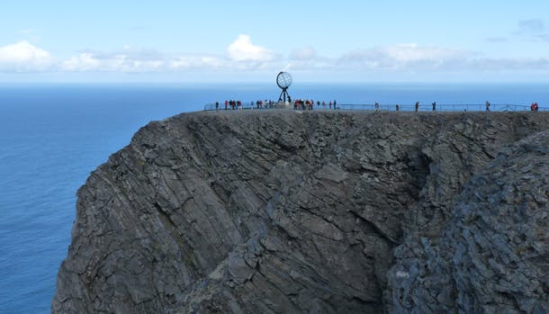 Nordkapplateauet er en stejl klippeformation, der udgør den nordligste del af øen Magerøya i Nordkap